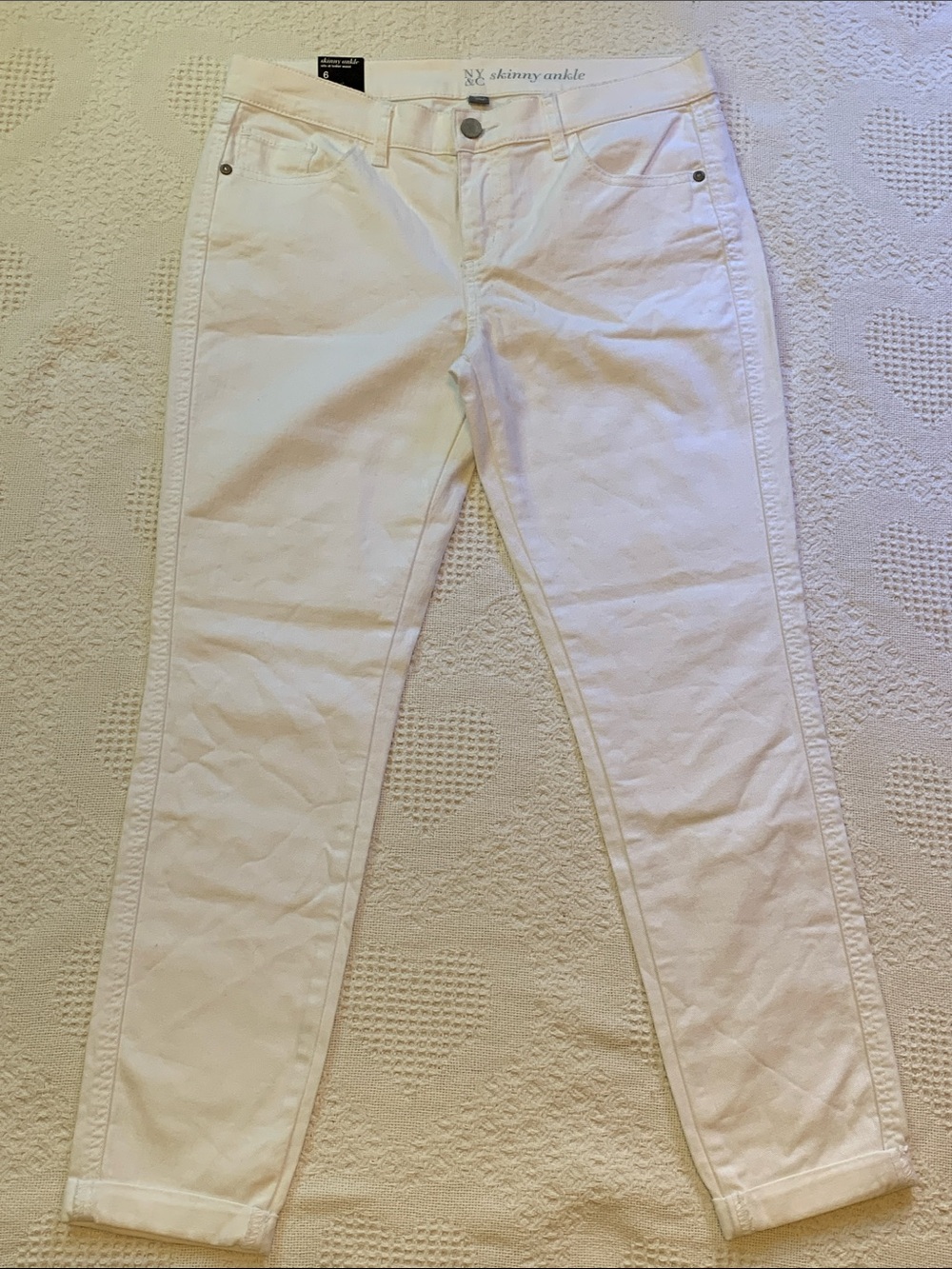 NY&C New York & Company skinny ankle white denim jeans sits lower on waist